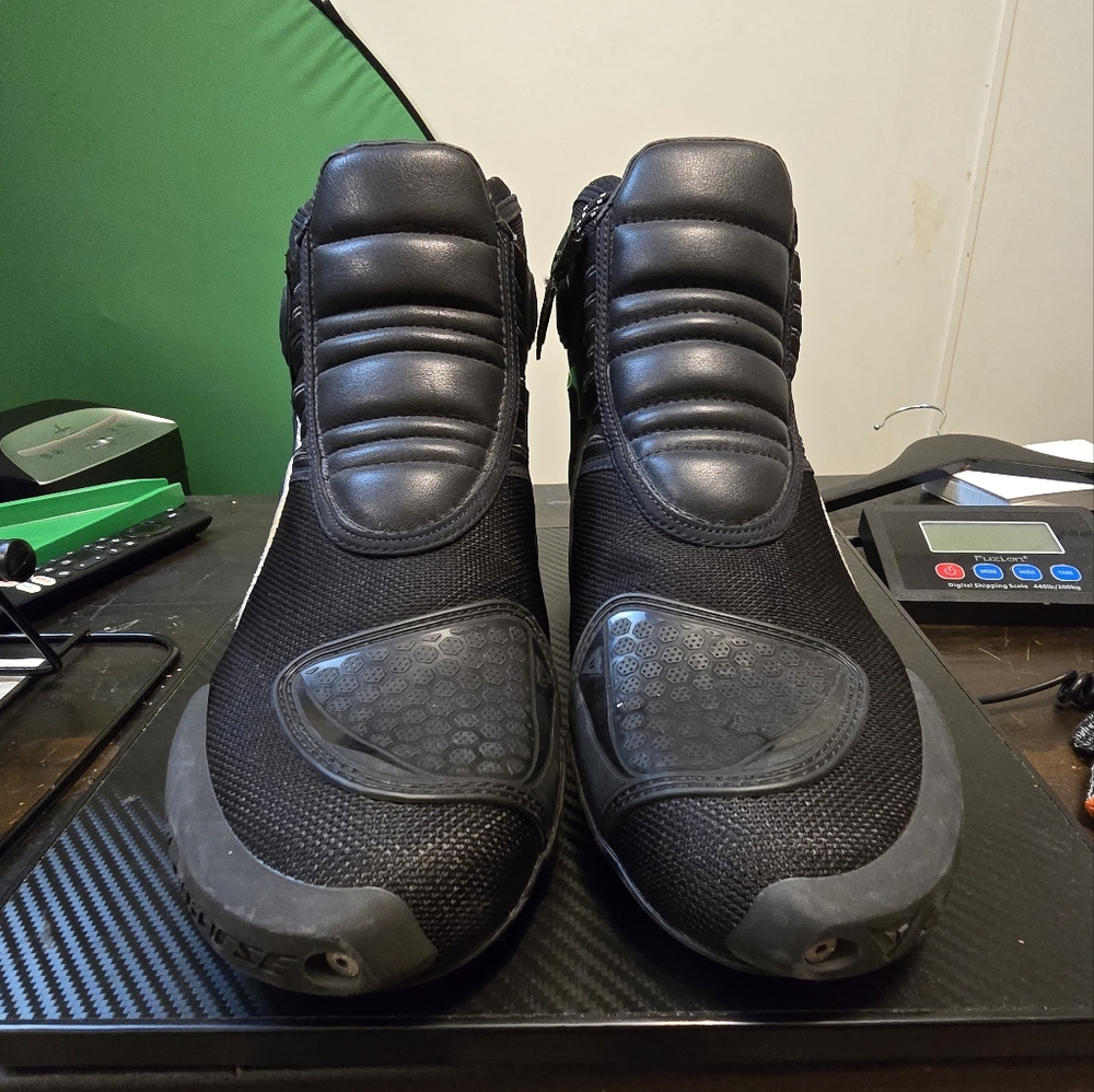 Sleek Black Athletic Shoes for Men